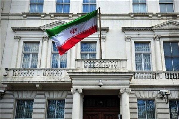 الشرطة الفرنسية تطوق القنصلية الإيرانية بعد تهديد رجل بتفجير نفسه