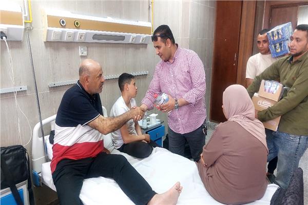 زيارة حزب المصريين الأحرار لمصابي أحداث غزة في مستشفى أسيوط الجامعي
