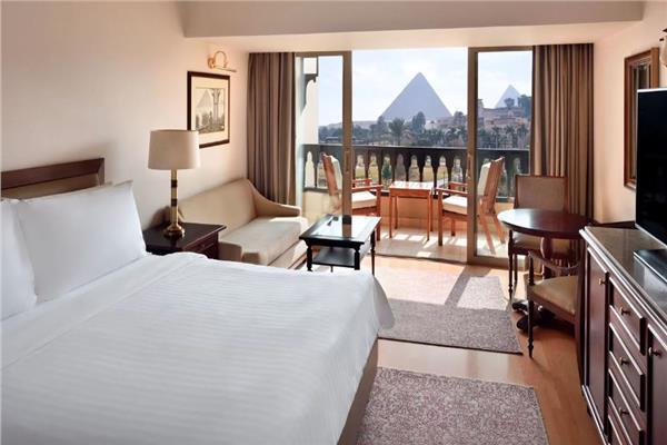 «السياحة»: 222716 غرفة فندقية في مصر توفر الآف فرص العمل