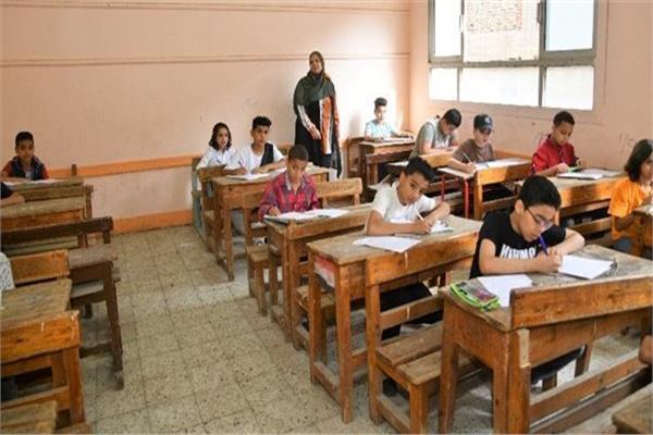تعليم القاهرة تكشف حقيقة تعديل مواعيد الامتحانات لطلاب صفوف النقل 