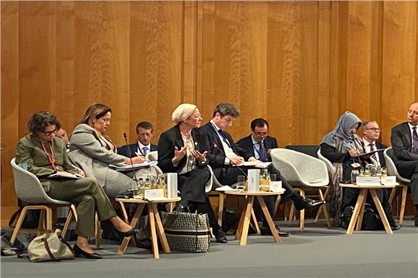 ياسمين فؤاد تترأس مع وزيرة ألمانية جلسة النظام العالمي لتمويل المناخ