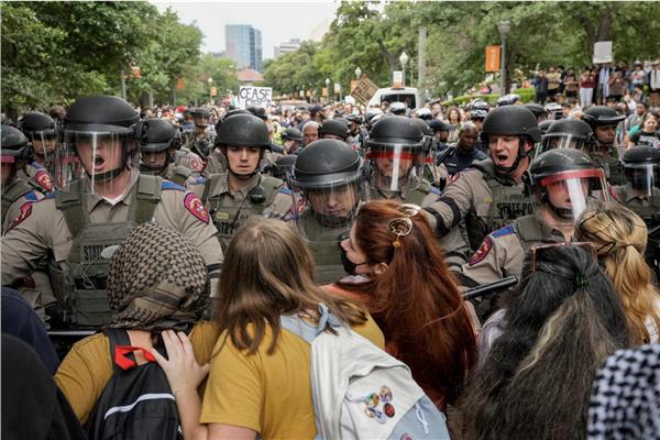 استدعاء الشرطة إلى الطلاب بجامعة كولومبيا