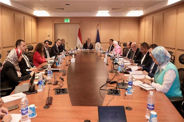 قرارات هامة من وزير السياحة لزيادة الرحلات القادمة لمصر
