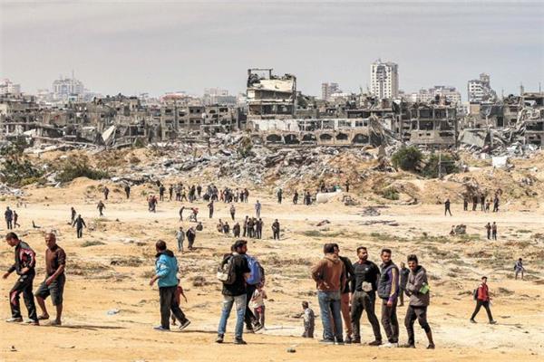 حيرة أهل غزة بين الرحيل والبقاء