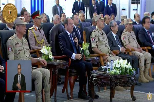 الرئيس السيسي: مصر تعتبر نقطة ومحورا رئيسيا لنقل البيانات في العالم