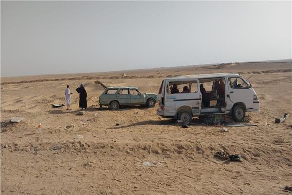 مصرع شخص وإصابة 23 أخرين في حادث تصادم بالطريق الصحراوي الغربي بأسوان 