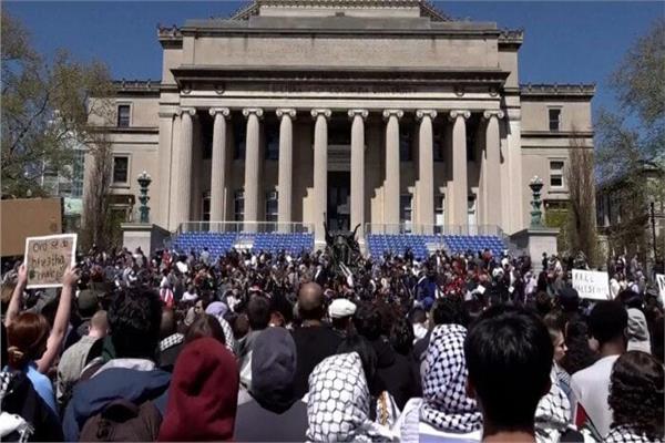 «واشنطن بوست»: طلاب جامعة كولومبيا يتحصنون داخل قاعة «هاملتون» بالحرم الجامعي