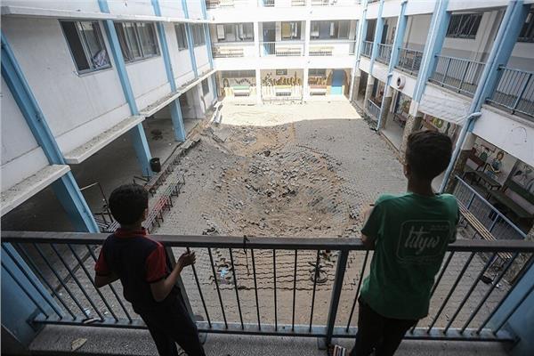 الجيش الإسرائيلي يحول عددا من مدارس غزة إلى مراكز اعتقال وتعذيب