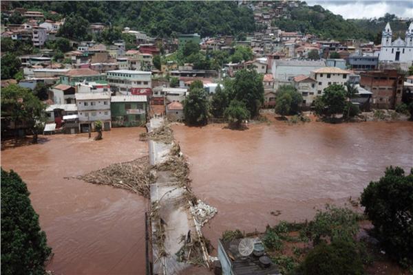 مصرع 8 أشخاص وفقدان 21 جراء الأمطار الغزيرة بالبرازيل