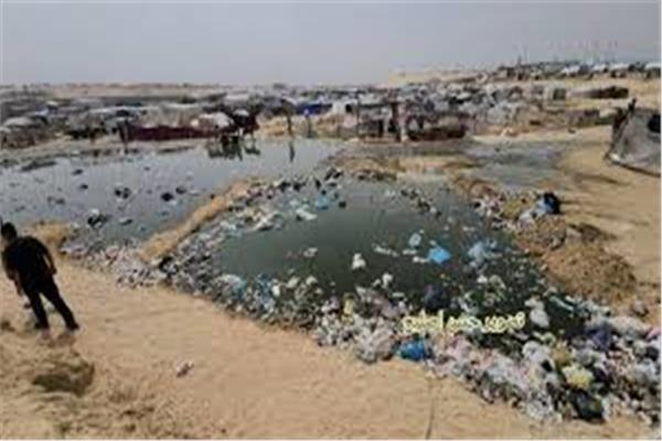 مياه ملوثة وتكدس القمامة في غزة