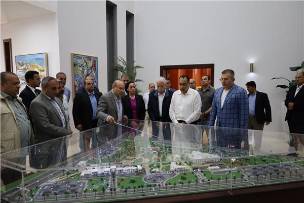  رئيس مجلس الوزراء يتفقد تعدد من المشروعات التنموية بشرم الشيخ