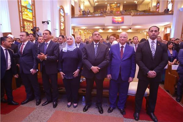 وزيرة التضامن ومحافظ القاهرة يشاركان احتفال الكنيسة الإنجيلية بمصر الجديدة 