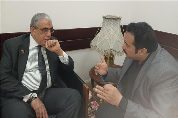 رئيس لجنة القوى العاملة بالنواب خلال حواره مع الزميل محمد عوض