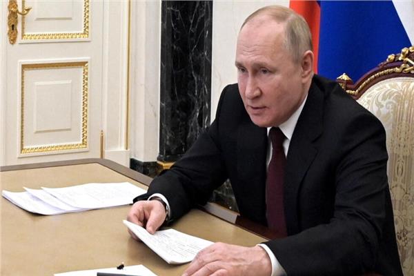 بوتين يوقع مرسوم استقالة الحكومة الروسية