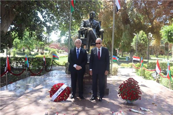 اللواء عبد الحميد الهجان محافظ القليوبية و السفير ألخان بولوخوف سفير أذربيجان