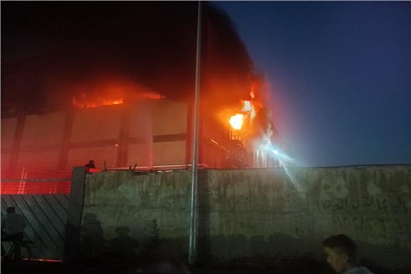 حريق هائل في شركة الإسكندرية للأدوية بمنطقة العوايد