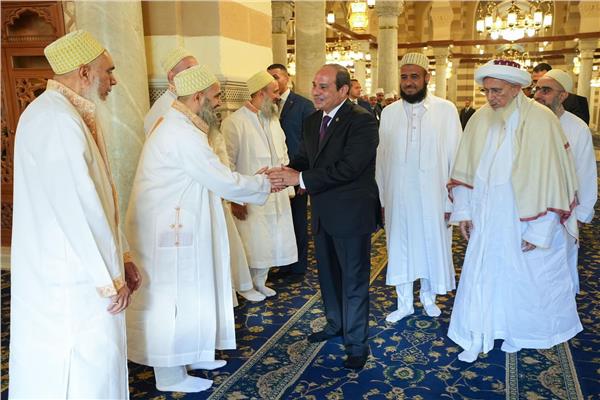 الرئيس عبد الفتاح السيسي أثناء افتتاح مسجد السيدة زينب