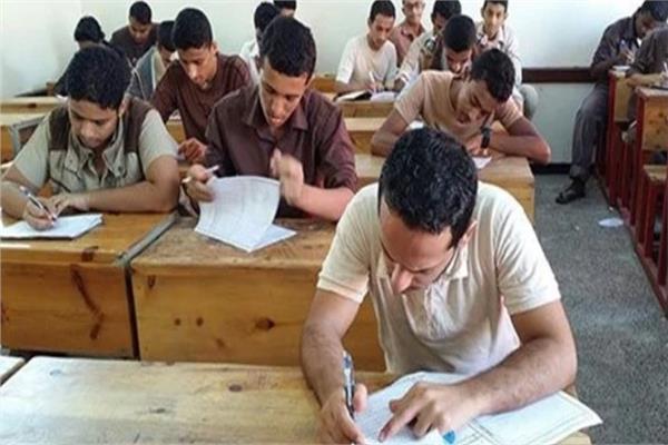 التعليم: يحق لطلاب مدارس اللغات في الثانوية العامة الإجابة على الأسئلة المقالية بالعربي