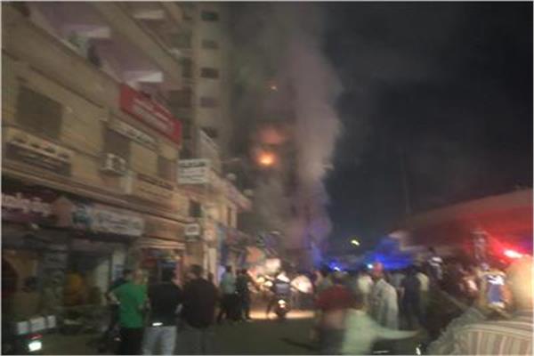 جهود مكثفة للسيطرة على حريق شب بأحد العمارات بمدينة طلخا