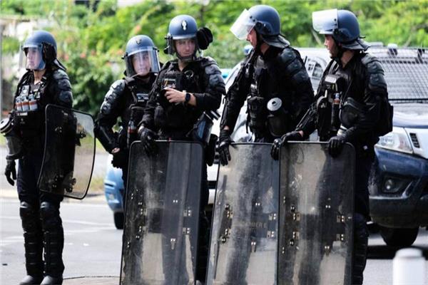 فرنسا تنشر المزيد من أفراد الشرطة بكاليدونيا الجديدة للسيطرة على الشغب