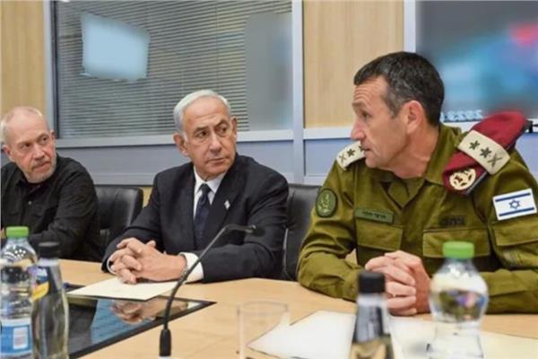 خبير شؤون إسرائيلية: الانقسامات تضرب «مجلس الحرب» واقتصر دوره على خدمة أهداف «نتنياهو»