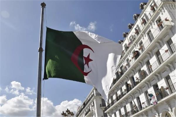 زعيمة حزب العمال في الجزائر تعلن ترشحها للانتخابات الرئاسية