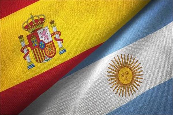 صورة تعبيرية_علمي الأرجنتين وإسبانيا 