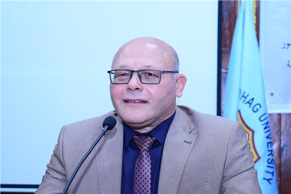 الدكتور حسان النعماني رئيس جامعة سوهاج
