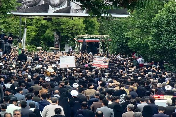تشييع جنازة الرئيس الإيراني ورفاقه من تبريز