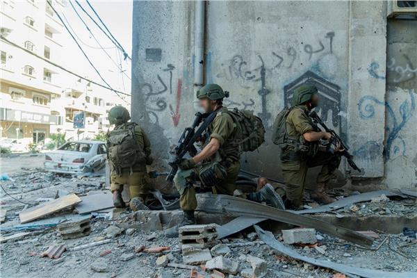 "القسام" تعلن استهداف 5 جنود إسرائيليين بقنبلة يدوية شمال قطاع غزة