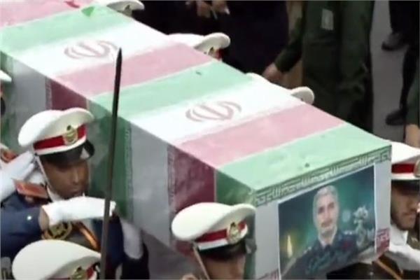 الايرانيون يشيعون جثامين الرئيس الايراني ابراهيم رئيسي ومرافقيه
