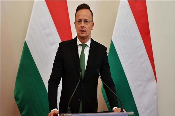 وزير الخارجية الهنجاري: تواجد القوات الغربية في أوكرانيا ينذر بـ«حرب عالمية»