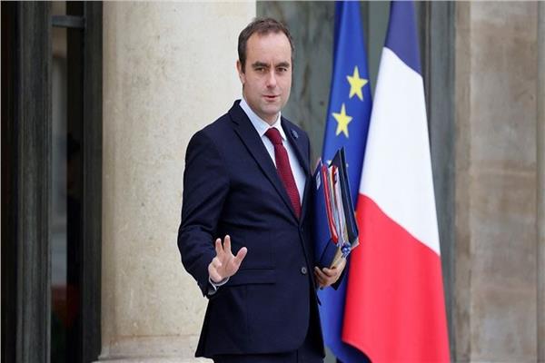 «أسرع من الصوت».. وزير الدفاع الفرنسي يعلن نجاح تجربة إطلاق صاروخ نووي  
