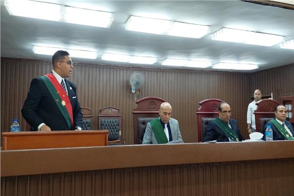 هيئة المحكمة برئاسة المستشار رضا أحمد عيد أثناء سماعها لمرافعة النيابة العامة 