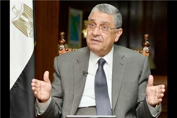 وزير الكهرباء والطاقة المتجددة الدكتور محمد شاكر