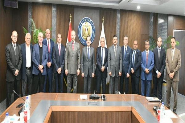 وزير البترول يشهد تأسيس الجمعية التأسيسية لشركة مناجم ذهب أبو مروات