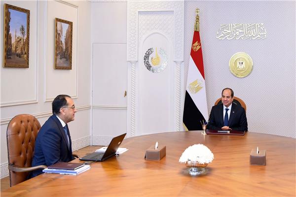 الرئيس السيسي يجتمع مع رئيس الوزراء 