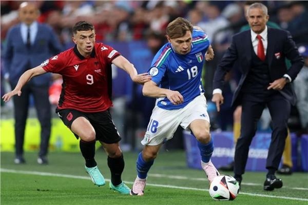 صورة من مباراة إيطاليا وألبانيا