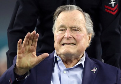 جورج بوش الأب - صورة من رويترز