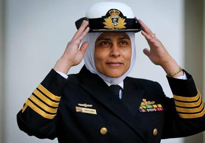 الكابتن منى شندي قائد‎ ‎بسلاح في البحرية الاسترالية