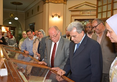 وزير الثقافة يفتتح قاعة مكتبتي «المازني والأهواني» بجامعة القاهرة