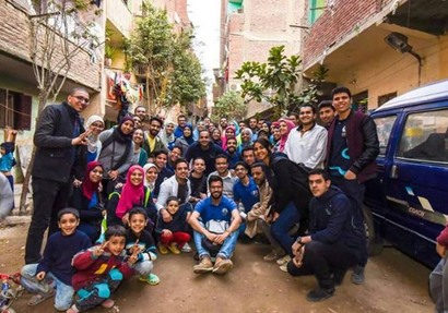 شباب الأطباء المشاركون في مبادرة لا للعشوائيات