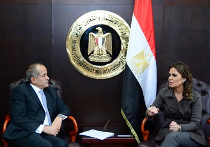 د.سحر نصر وزيرة الاستثمار والسفير على العايد سفير الأردن بالقاهرة
