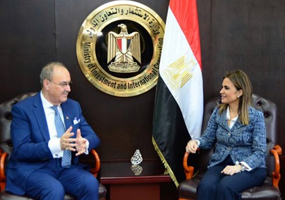 الدكتورة سحر نصر، وزيرة الاستثمار والتعاون الدولي خلال لقاءها بالسفير العراقي