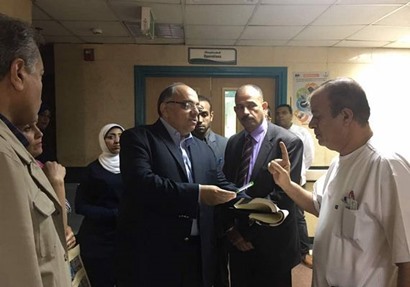 لجنة المرور على المستشفيات خلال تنفيذ توجيهات وزير الصحة في أول ايام العيد
