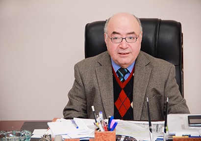 الدكتور مصطفي كمال رئيس جامعة بدر