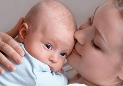طبيب نفسي: رجولة ابنك تبدأ من الرضاعة الطبيعية| فيديو