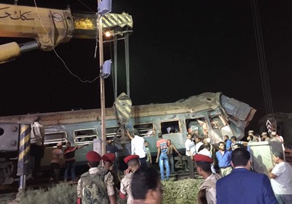 صورة من حادث قطاري الإسكندرية