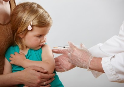 8 حالات تمنع طفلك من التطعيم 