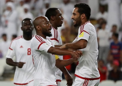 فرحة لاعبو الإمارات بالفوز